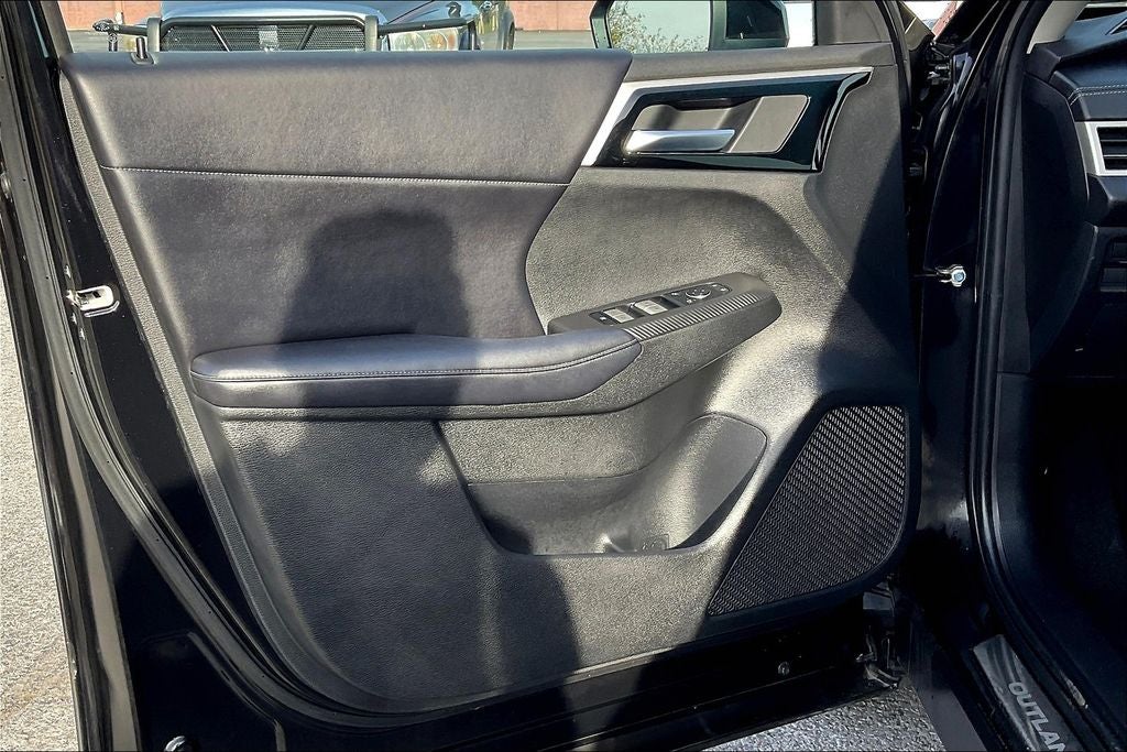 2022 Mitsubishi Outlander SE