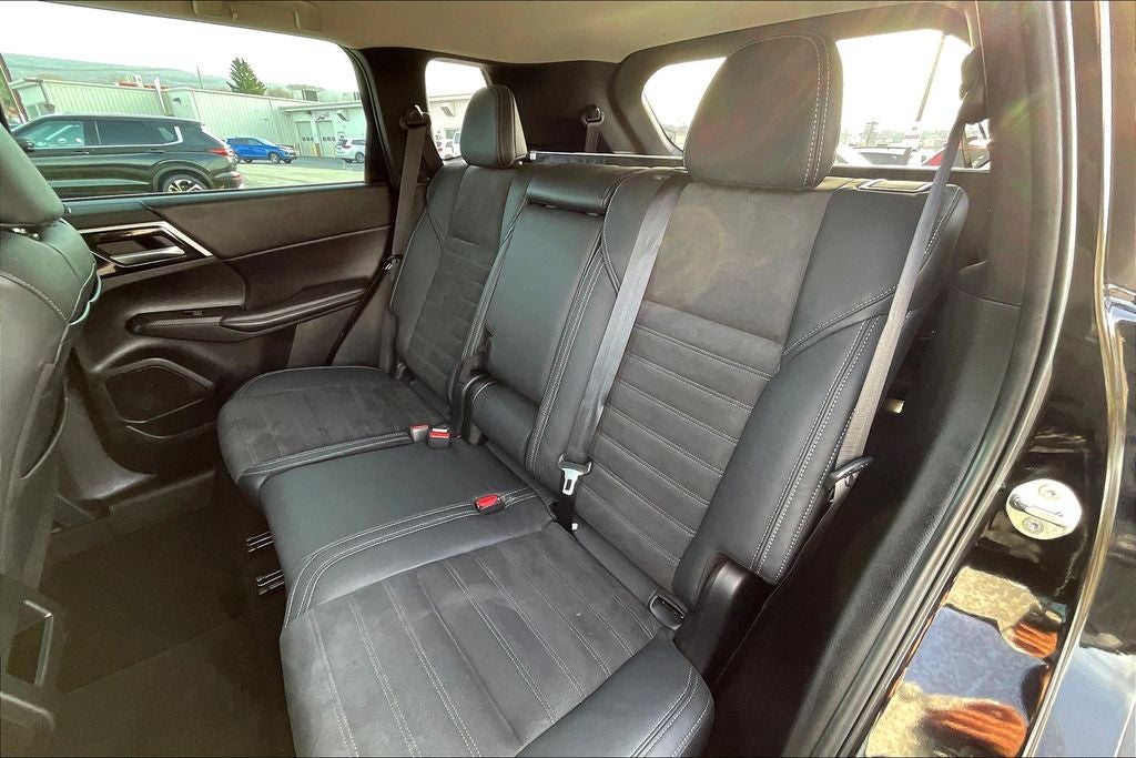 2022 Mitsubishi Outlander SE