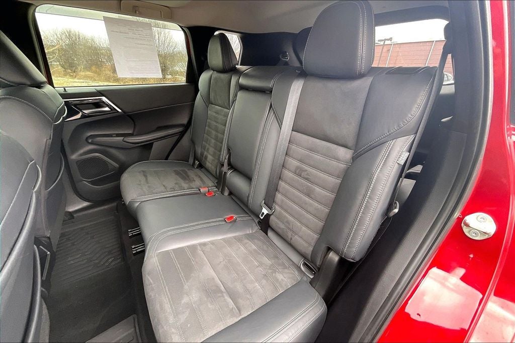 2022 Mitsubishi Outlander SE w/Tech