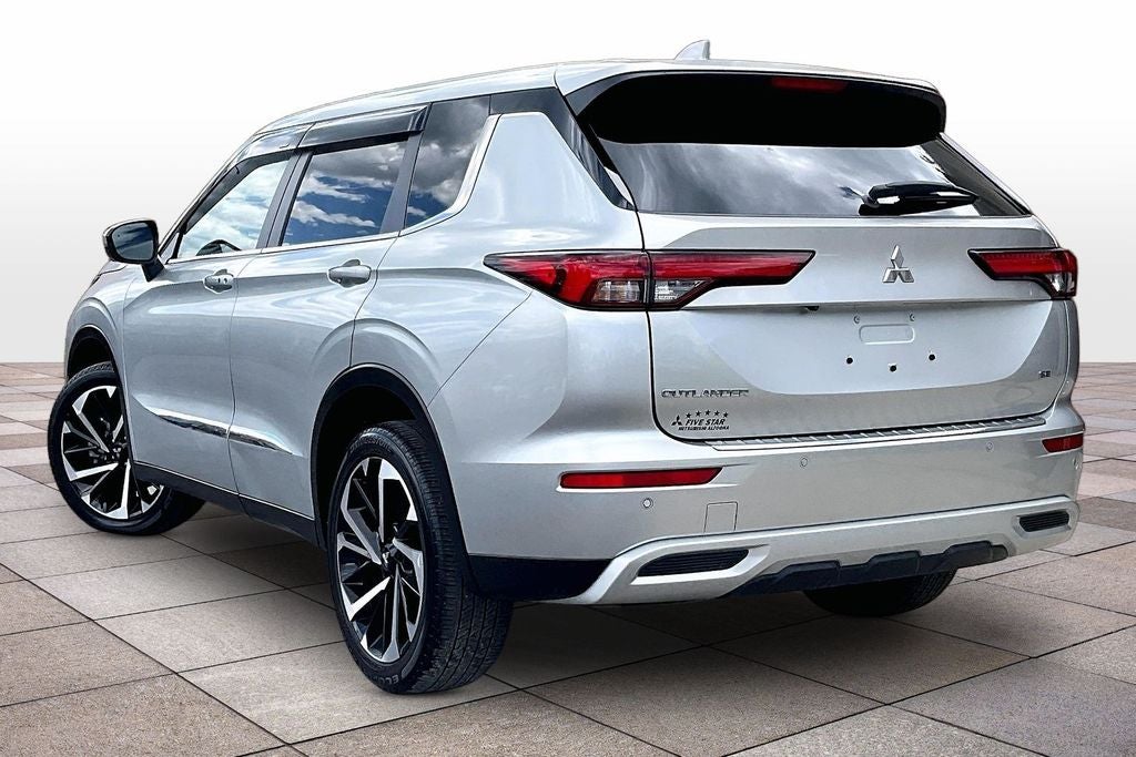 2023 Mitsubishi Outlander SE