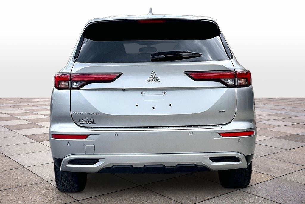 2023 Mitsubishi Outlander SE