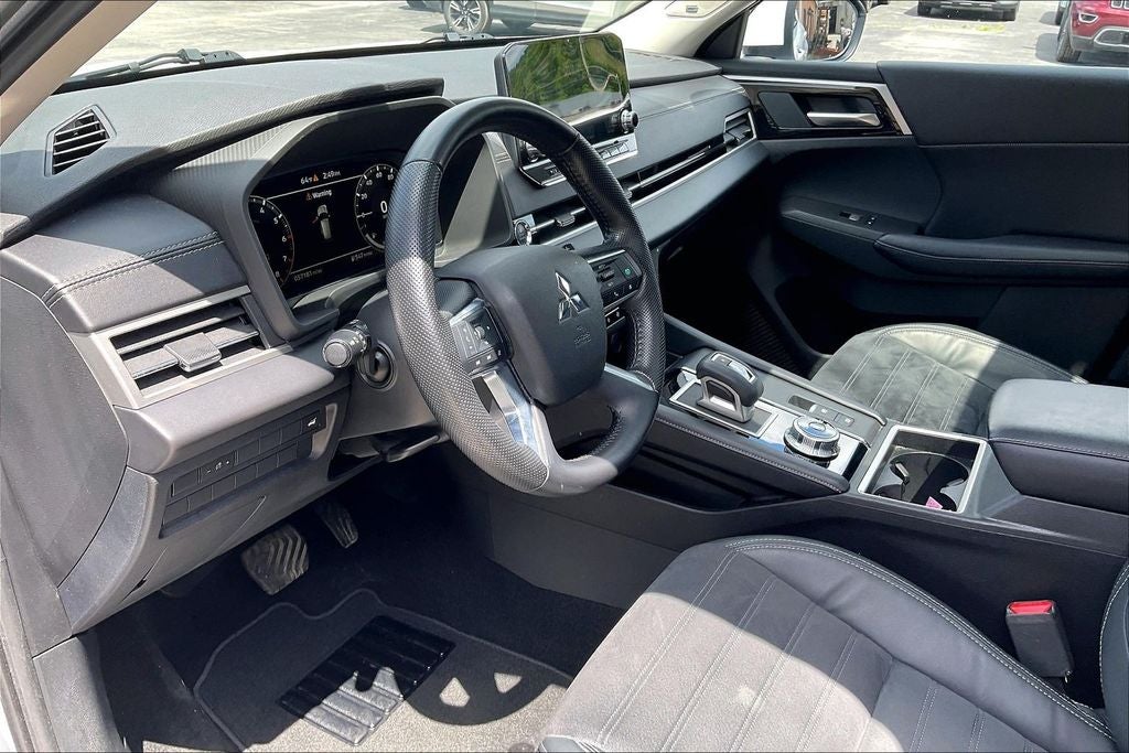 2022 Mitsubishi Outlander SE w/Pano