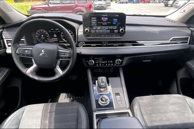 2022 Mitsubishi Outlander SE w/Pano
