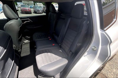 2022 Mitsubishi Outlander SE w/Pano