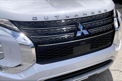 2022 Mitsubishi Outlander SE w/Pano