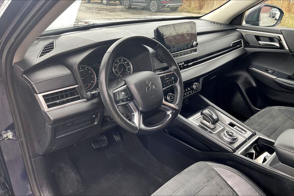 2022 Mitsubishi Outlander SE