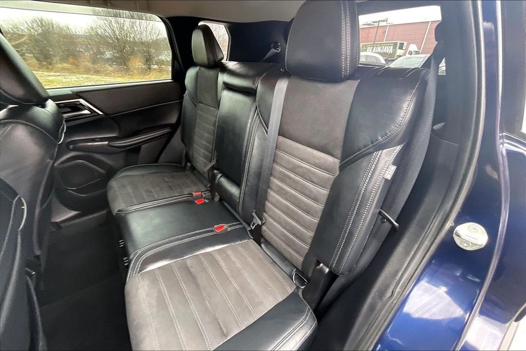 2022 Mitsubishi Outlander SE