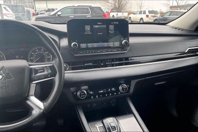 2022 Mitsubishi Outlander SE