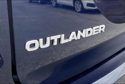 2022 Mitsubishi Outlander SE