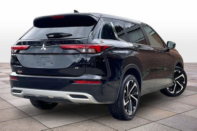 2022 Mitsubishi Outlander SE