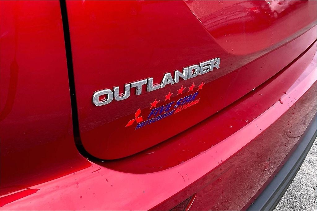 2026 Mitsubishi Outlander ES
