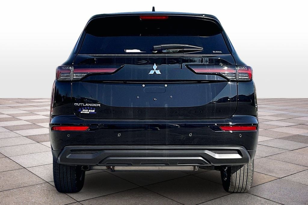 2026 Mitsubishi Outlander ES
