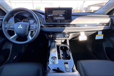 2026 Mitsubishi Outlander ES