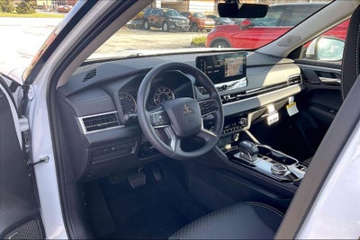 2026 Mitsubishi Outlander ES