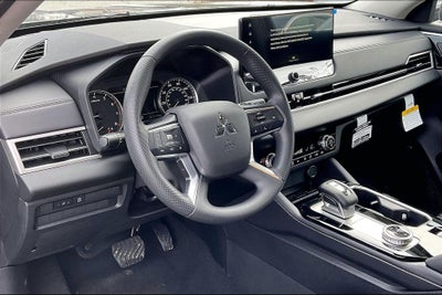 2026 Mitsubishi Outlander ES