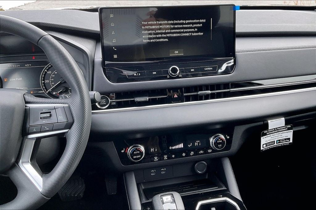 2026 Mitsubishi Outlander ES