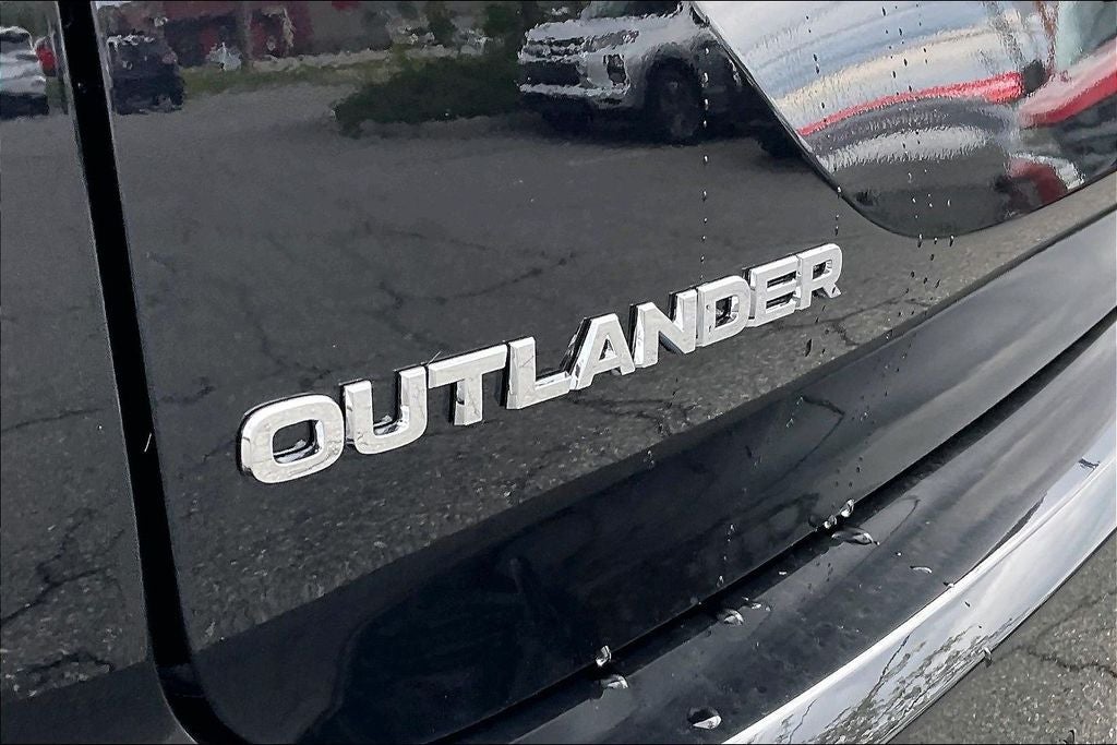 2026 Mitsubishi Outlander ES