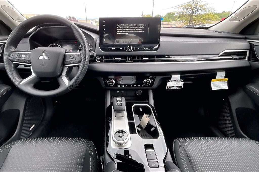 2026 Mitsubishi Outlander ES