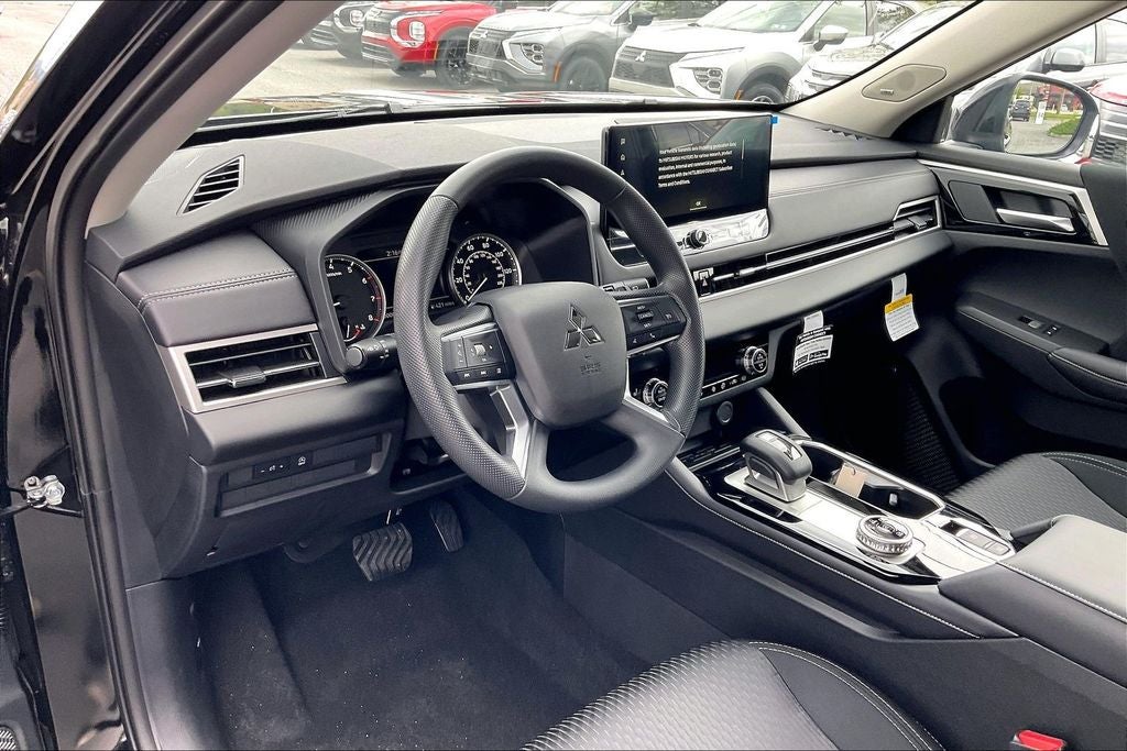 2026 Mitsubishi Outlander ES