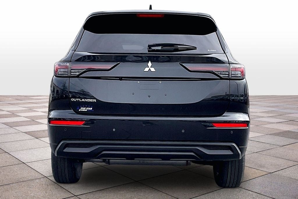 2026 Mitsubishi Outlander ES