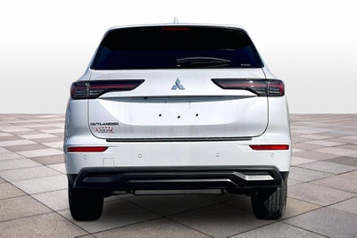 2026 Mitsubishi Outlander ES