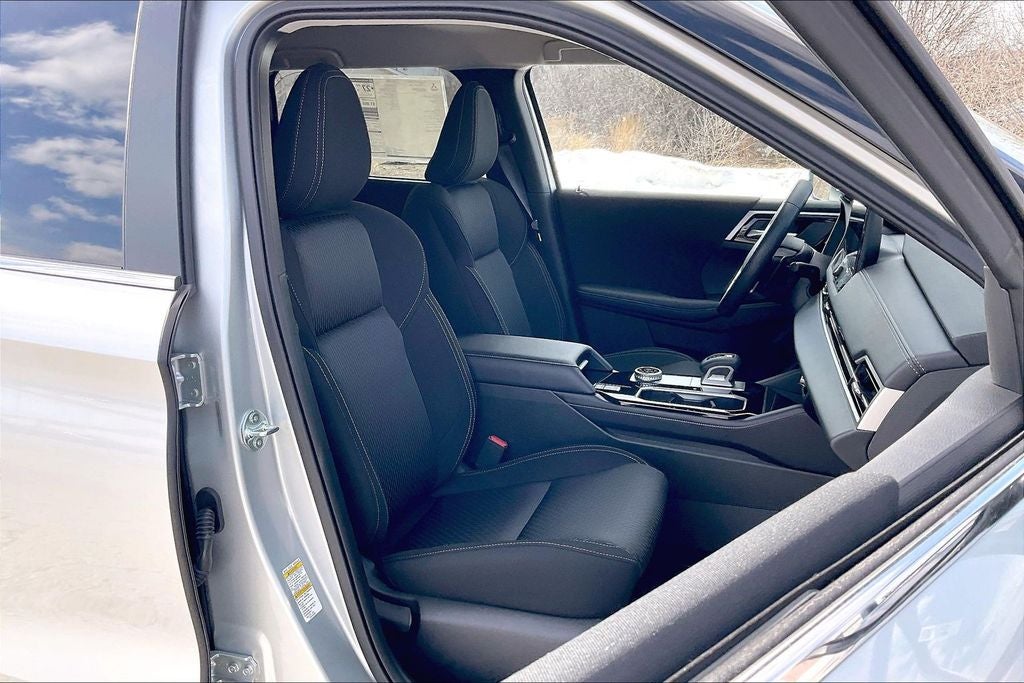 2026 Mitsubishi Outlander ES