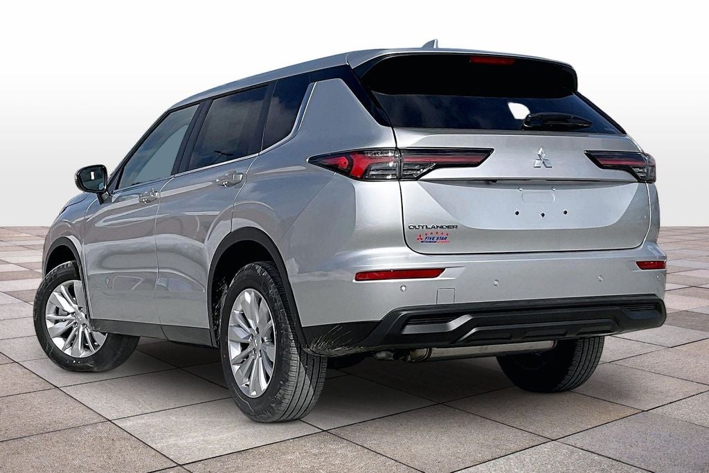 2026 Mitsubishi Outlander ES
