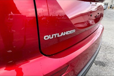 2026 Mitsubishi Outlander ES