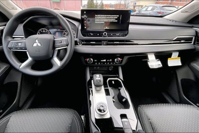 2026 Mitsubishi Outlander ES