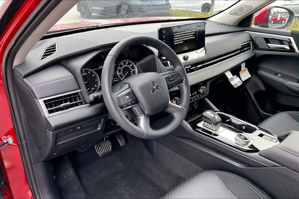 2026 Mitsubishi Outlander ES