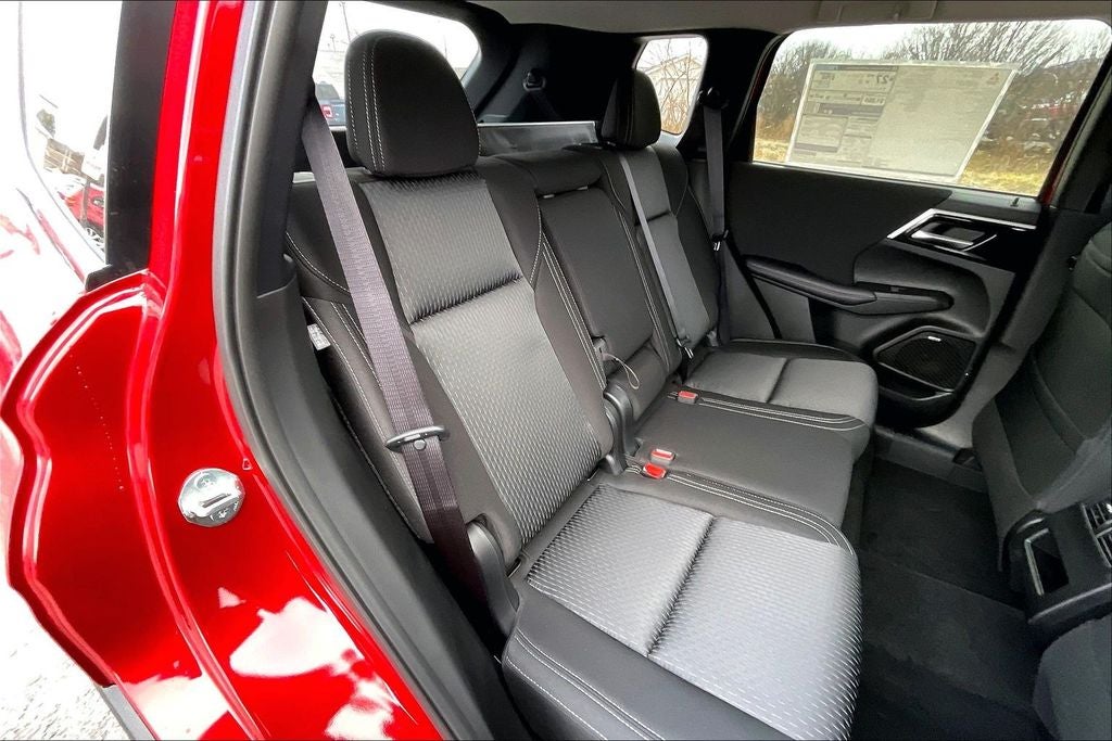 2026 Mitsubishi Outlander ES