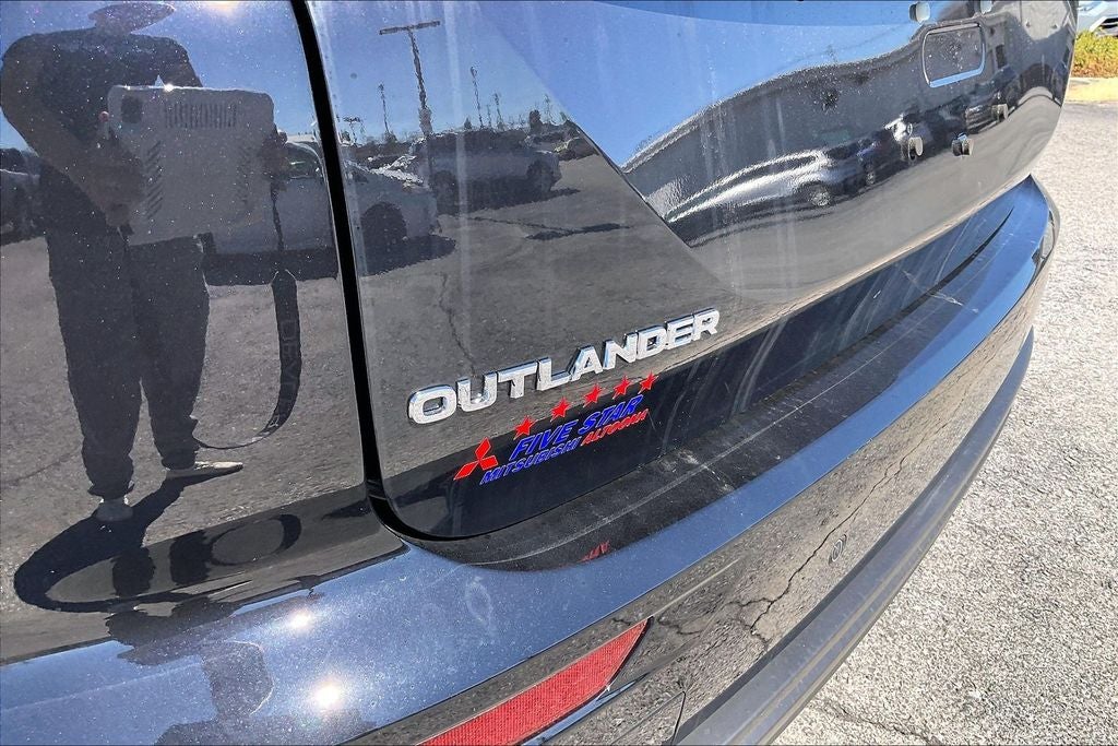 2026 Mitsubishi Outlander ES