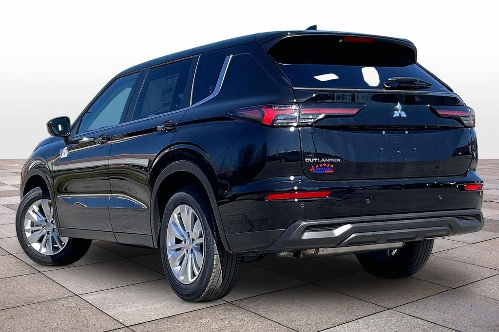 2026 Mitsubishi Outlander ES