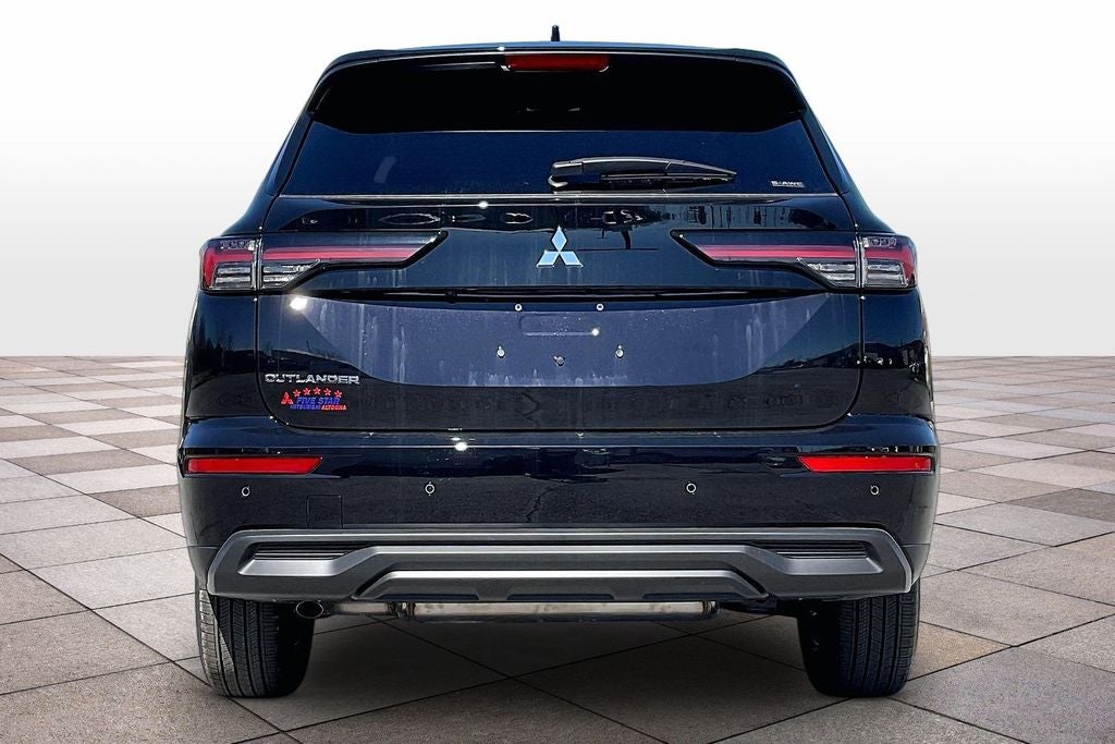 2026 Mitsubishi Outlander ES