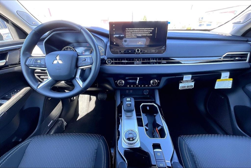 2026 Mitsubishi Outlander ES