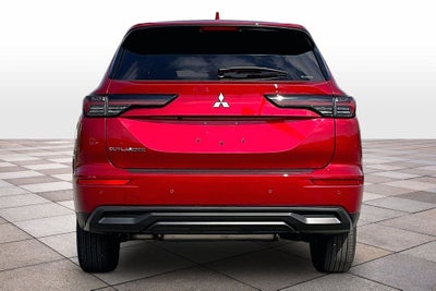 2026 Mitsubishi Outlander ES