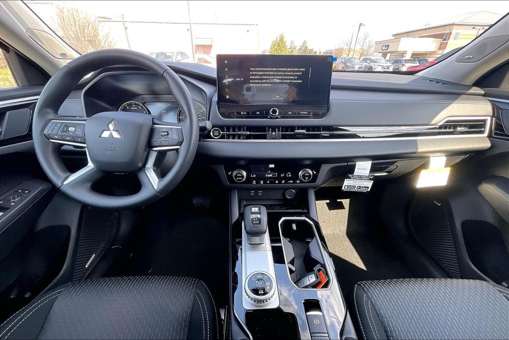 2026 Mitsubishi Outlander ES