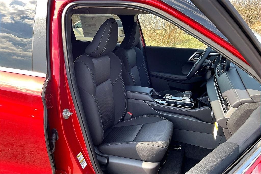 2026 Mitsubishi Outlander ES