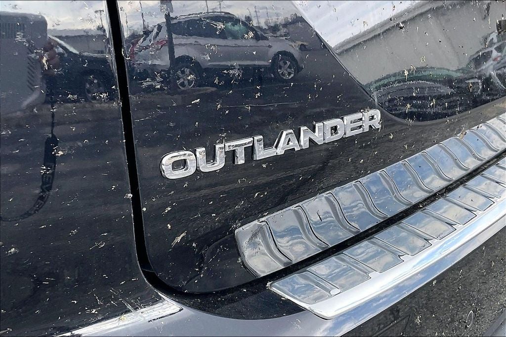 2026 Mitsubishi Outlander ES