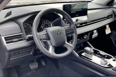 2026 Mitsubishi Outlander ES