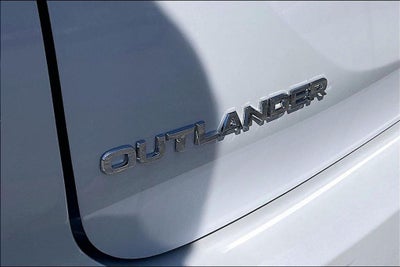 2026 Mitsubishi Outlander ES