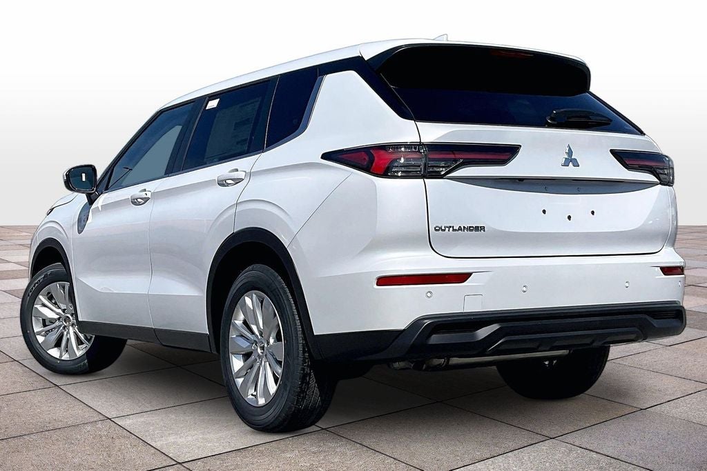 2026 Mitsubishi Outlander ES