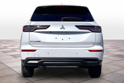 2026 Mitsubishi Outlander ES