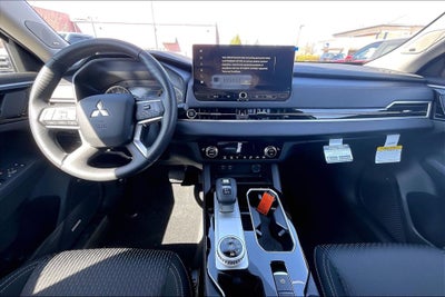 2026 Mitsubishi Outlander ES