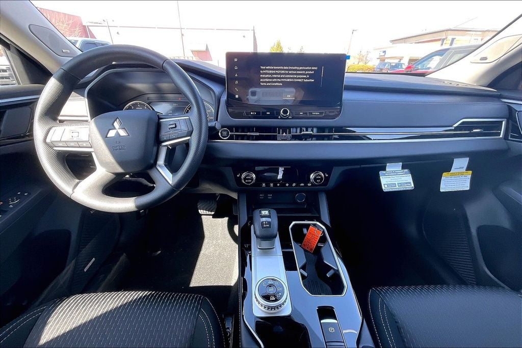 2026 Mitsubishi Outlander ES