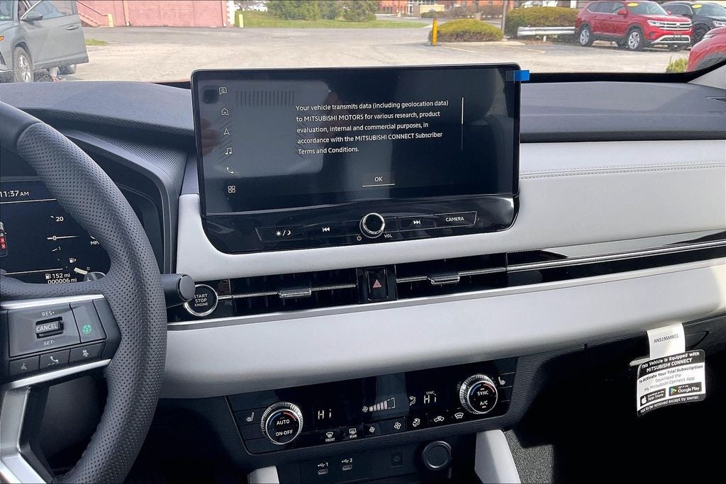 2025 Mitsubishi Outlander SE