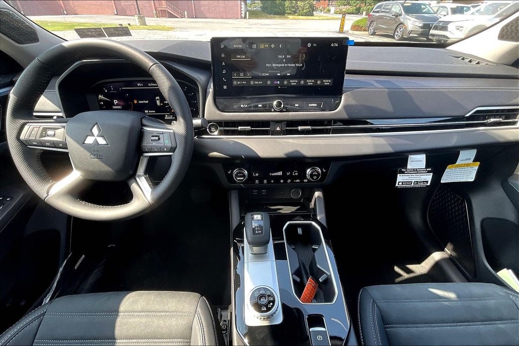 2025 Mitsubishi Outlander SE