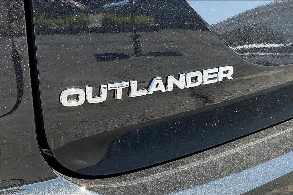 2025 Mitsubishi Outlander SE