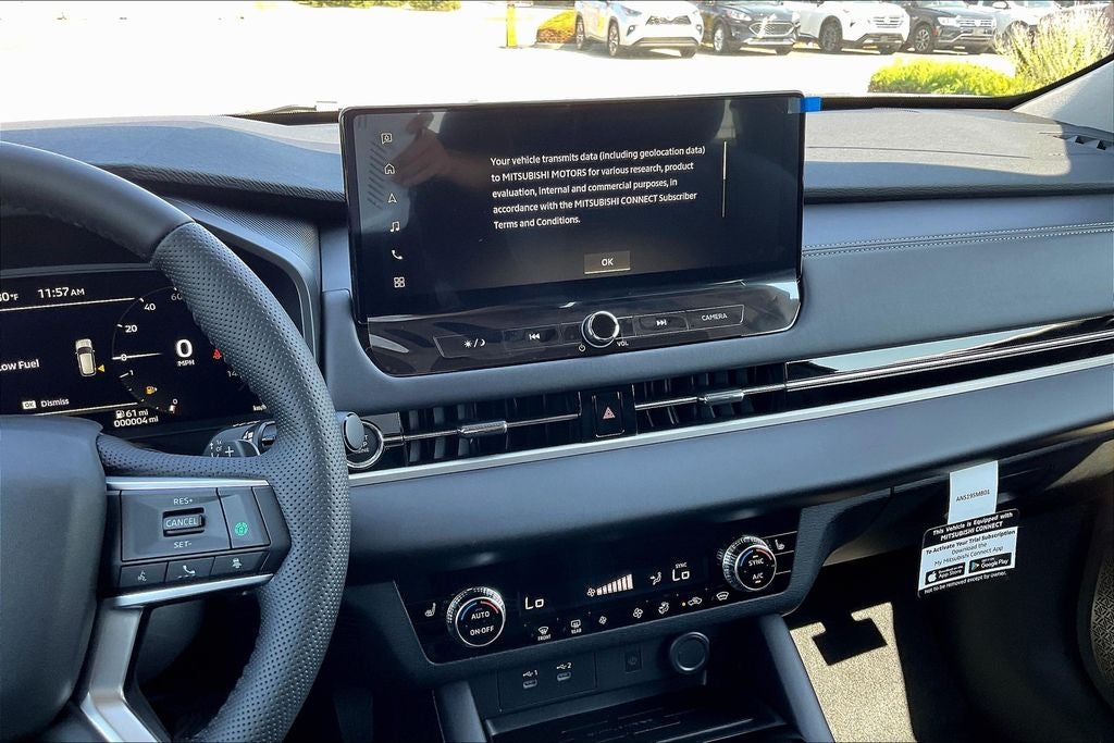 2025 Mitsubishi Outlander SE