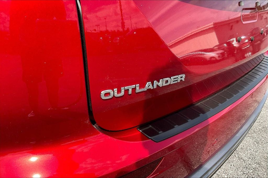 2025 Mitsubishi Outlander SE